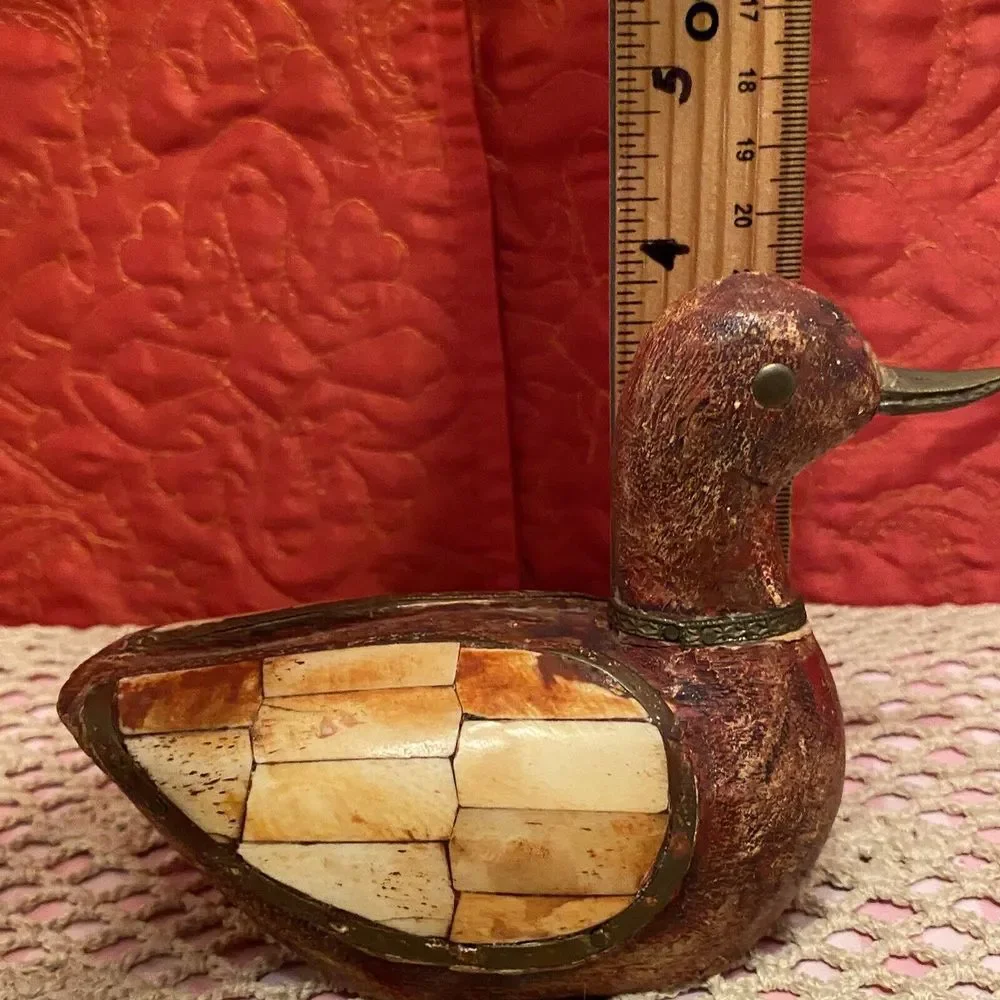 VTG Small‎ Wooden Red Brown Duck Brass Beak and Accents Trim Wood Hand Carved